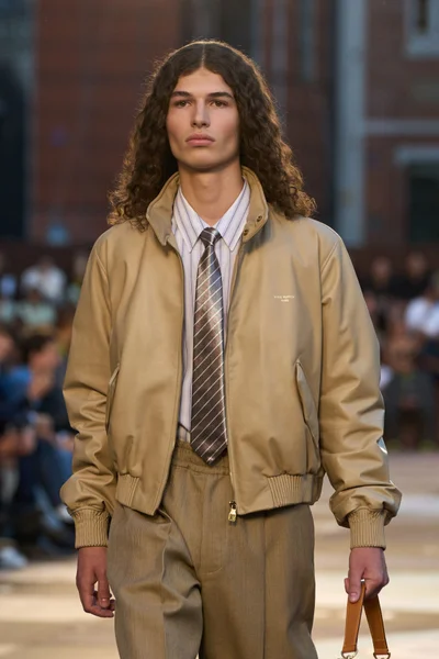 Look 98